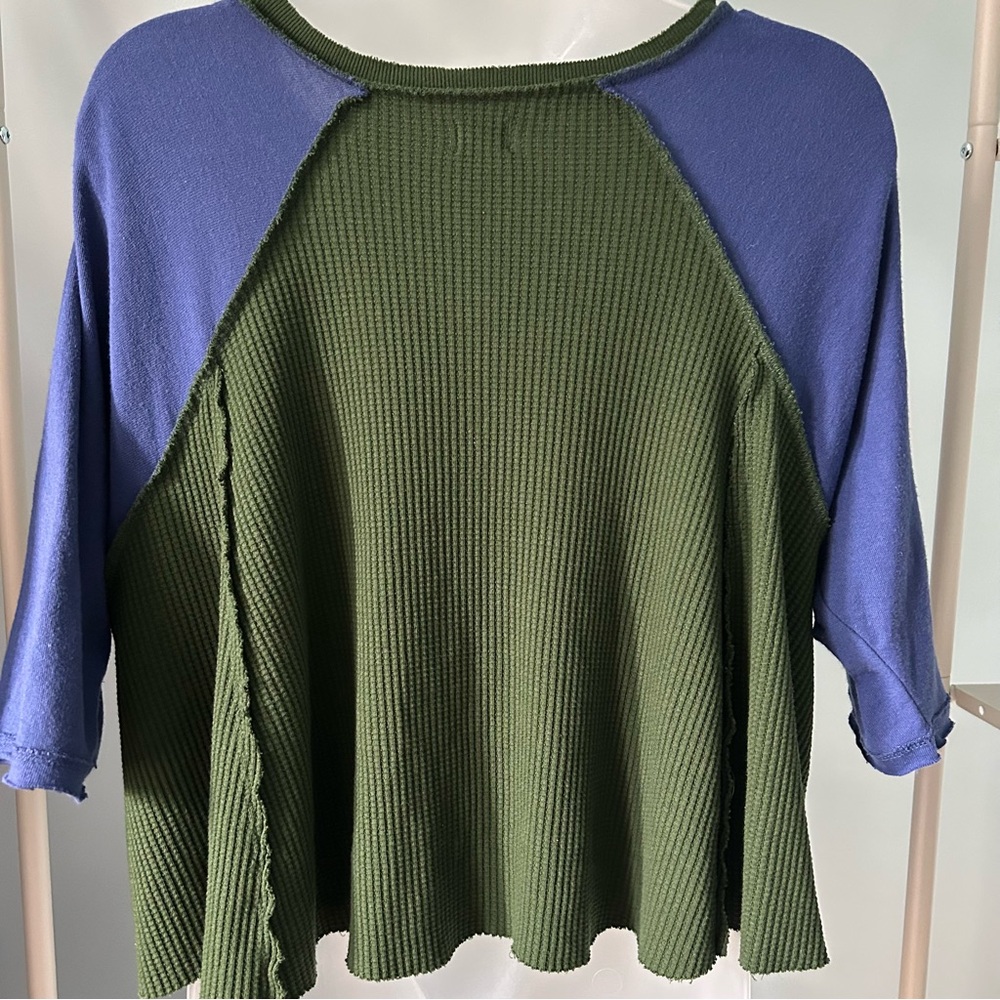 BDG Urban Outfitters Boho Blue and Green Raglan Baseball Tee Crop Top - Picture 3 of 9